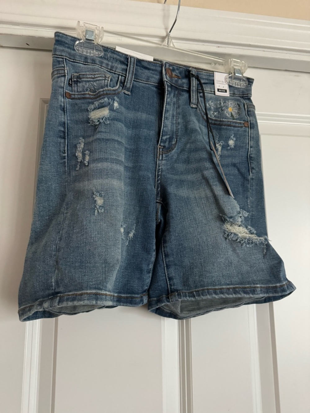 New Judy Blue Small Distressed Mid Rise Medium Wash Denim Jean Shorts JB150121
